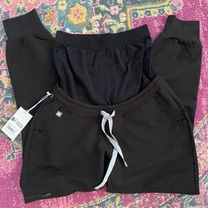 Black maternity figs